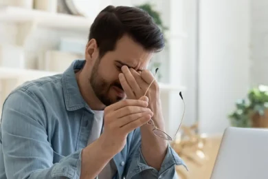 How to Recognise Eye Strain Symptoms